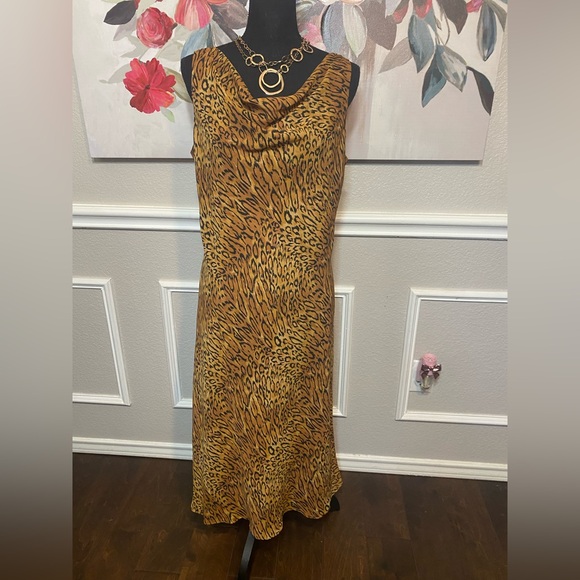 Leopard Print Sleeveless Dress - Picture 12 of 12